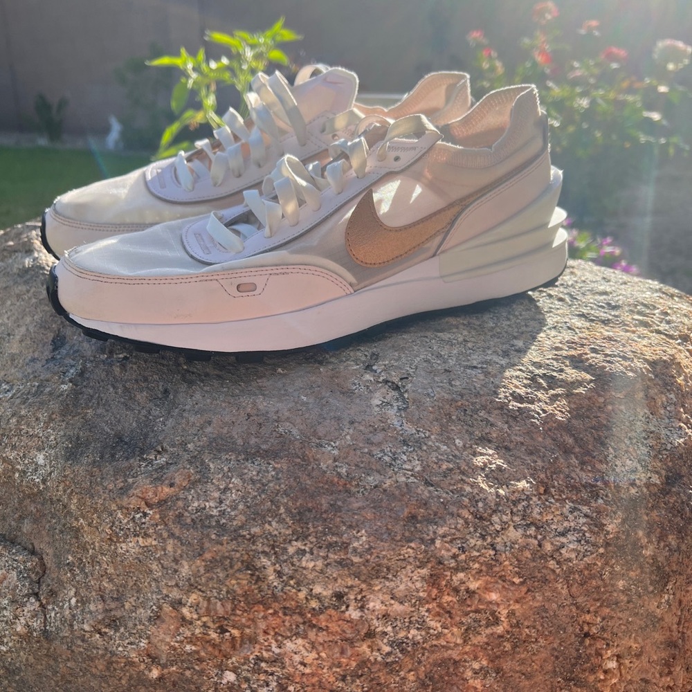 Nike Waffle One Soft Pink Women’s Size 11